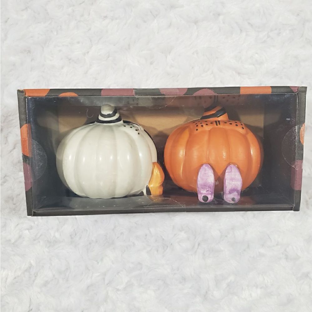 Halloween pumpkin witches salt and pepper shakers